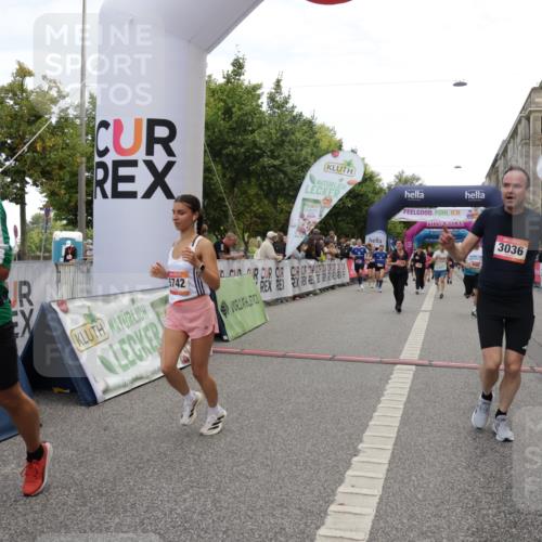 06.09.2026 - CURREX Alsterlauf Yannick Fuchs http://msf.ph/oto/10206577 06.09.2026 10:09:00 Ziel 2679, 2681, 2777, 3036, 4021, 4738, 5132, 5252, 5742, 5798, 6116, 6296, 6488, 8055 meine-sportfotos.de