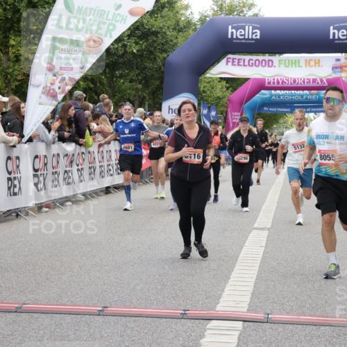 06.09.2026 - CURREX Alsterlauf Yannick Fuchs http://msf.ph/oto/10206779 06.09.2026 10:09:01 Ziel 2519, 2679, 2681, 2777, 3036, 4021, 4738, 5132, 5252, 5742, 5798, 6116, 6296, 6488, 8055 meine-sportfotos.de