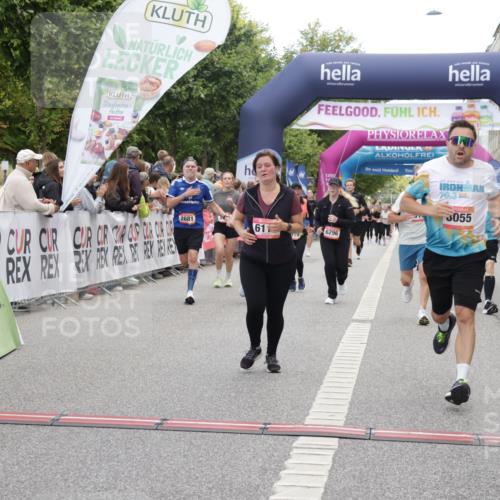 06.09.2026 - CURREX Alsterlauf Yannick Fuchs http://msf.ph/oto/10206903 06.09.2026 10:09:01 Ziel 2519, 2679, 2681, 2777, 3036, 4021, 4738, 5132, 5252, 5742, 5798, 6116, 6296, 6488, 8055 meine-sportfotos.de
