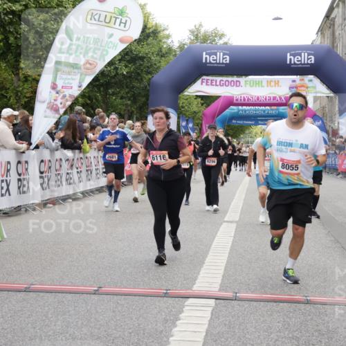 06.09.2026 - CURREX Alsterlauf Yannick Fuchs http://msf.ph/oto/10206951 06.09.2026 10:09:01 Ziel 2519, 2679, 2681, 2777, 3036, 4021, 4738, 5132, 5252, 5742, 5798, 6116, 6296, 6488, 8055 meine-sportfotos.de