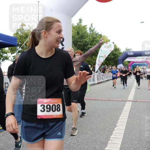 06.09.2026 - CURREX Alsterlauf Yannick Fuchs http://msf.ph/oto/10209397 06.09.2026 10:09:17 Ziel 2466, 2919, 3241, 3332, 3573, 3637, 5084, 5113, 5126, 5171, 5758, 5794, 5913, 5942, 6263, 8076 meine-sportfotos.de