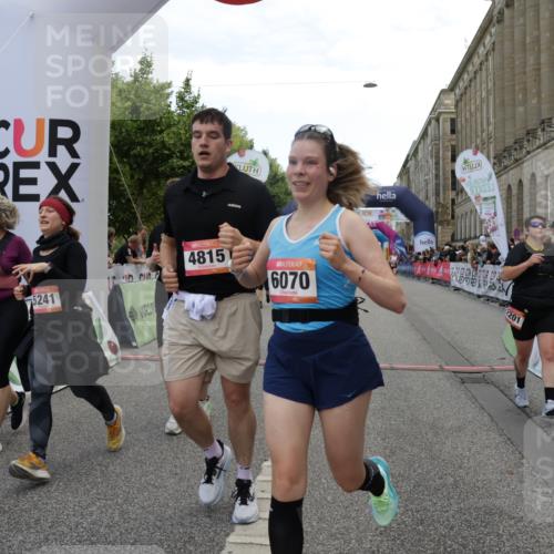 06.09.2026 - CURREX Alsterlauf Yannick Fuchs http://msf.ph/oto/10210642 06.09.2026 10:09:25 Ziel 2082, 2201, 2466, 2919, 3332, 3573, 4222, 4280, 4815, 5126, 5241, 6070, 8271, 8294 meine-sportfotos.de