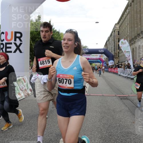 06.09.2026 - CURREX Alsterlauf Yannick Fuchs http://msf.ph/oto/10210683 06.09.2026 10:09:25 Ziel 2082, 2201, 2466, 2919, 3332, 3573, 4222, 4280, 4815, 5126, 5241, 6070, 8271, 8294 meine-sportfotos.de