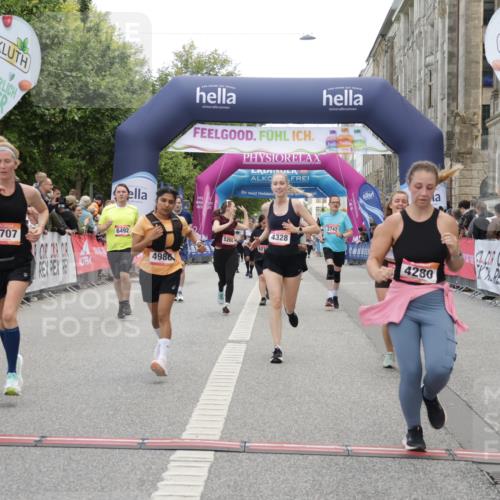 06.09.2026 - CURREX Alsterlauf Yannick Fuchs http://msf.ph/oto/10211252 06.09.2026 10:09:30 Ziel 2082, 2201, 2707, 2742, 4222, 4280, 4328, 4536, 4815, 4986, 5241, 5259, 5260, 6070, 6492, 8271, 8294 meine-sportfotos.de