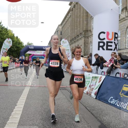 06.09.2026 - CURREX Alsterlauf Yannick Fuchs http://msf.ph/oto/10211630 06.09.2026 10:09:33 Ziel 2082, 2707, 2742, 4138, 4280, 4328, 4536, 4986, 5259, 5260, 6278, 6492, 8271 meine-sportfotos.de