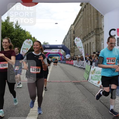 06.09.2026 - CURREX Alsterlauf Yannick Fuchs http://msf.ph/oto/10211971 06.09.2026 10:09:36 Ziel 2707, 2742, 3785, 3787, 4138, 4280, 4328, 4536, 4986, 5259, 5260, 6278, 6492 meine-sportfotos.de