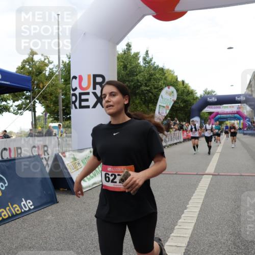 06.09.2026 - CURREX Alsterlauf Yannick Fuchs http://msf.ph/oto/10212130 06.09.2026 10:09:38 Ziel 2078, 2707, 2742, 3785, 3787, 4138, 4328, 4536, 4713, 4986, 5259, 5260, 6278, 6492 meine-sportfotos.de