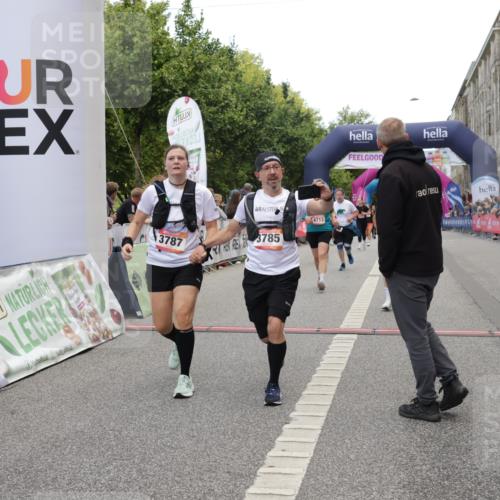 06.09.2026 - CURREX Alsterlauf Yannick Fuchs http://msf.ph/oto/10212468 06.09.2026 10:09:41 Ziel 2064, 2078, 2622, 2742, 3785, 3787, 4138, 4713, 5259, 5260, 5851, 6278, 6492 meine-sportfotos.de