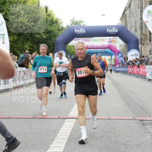06.09.2026 - CURREX Alsterlauf Yannick Fuchs http://msf.ph/oto/10212588 06.09.2026 10:09:43 Ziel 2064, 2078, 2622, 3785, 3787, 4138, 4713, 4784, 5199, 5851, 6278, 6466 meine-sportfotos.de