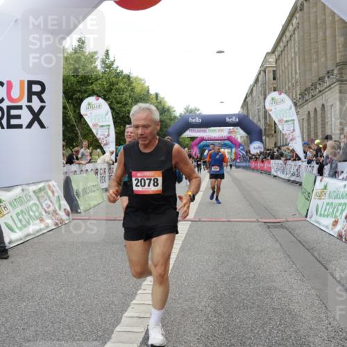 06.09.2026 - CURREX Alsterlauf Yannick Fuchs http://msf.ph/oto/10212781 06.09.2026 10:09:44 Ziel 2064, 2078, 2622, 3785, 3787, 4713, 4784, 5199, 5851, 6466 meine-sportfotos.de