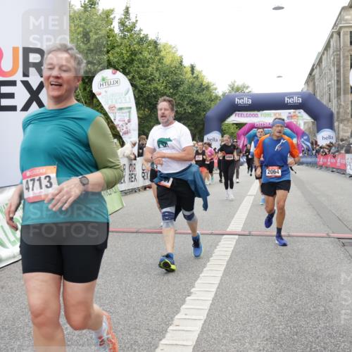 06.09.2026 - CURREX Alsterlauf Yannick Fuchs http://msf.ph/oto/10212886 06.09.2026 10:09:45 Ziel 2064, 2078, 2622, 3785, 3787, 4713, 4784, 5199, 5357, 5835, 5836, 5851, 6466 meine-sportfotos.de