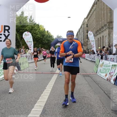 06.09.2026 - CURREX Alsterlauf Yannick Fuchs http://msf.ph/oto/10213018 06.09.2026 10:09:47 Ziel 2064, 2078, 2622, 3785, 3787, 4713, 4784, 5199, 5357, 5835, 5836, 5851, 6410, 6466 meine-sportfotos.de
