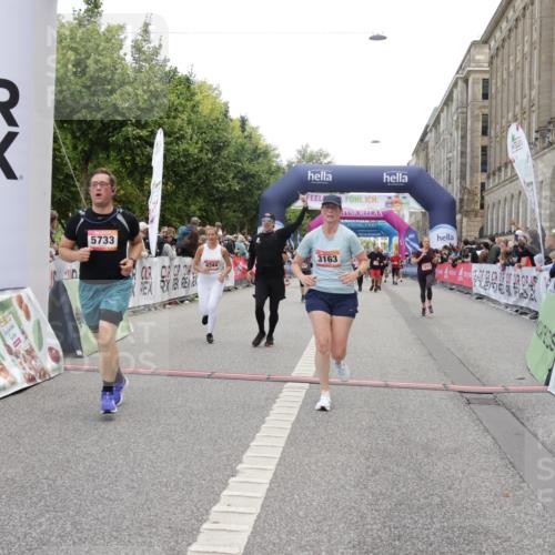 06.09.2026 - CURREX Alsterlauf Yannick Fuchs http://msf.ph/oto/10213497 06.09.2026 10:09:59 Ziel 2467, 3163, 3213, 3326, 4242, 4244, 4507, 5733, 6410 meine-sportfotos.de