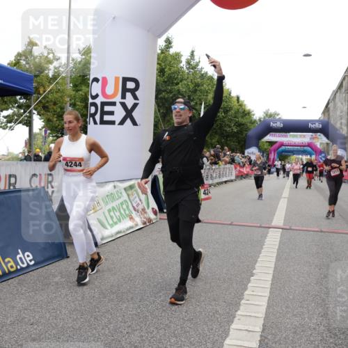06.09.2026 - CURREX Alsterlauf Yannick Fuchs http://msf.ph/oto/10213643 06.09.2026 10:10:01 Ziel 2467, 3163, 3213, 3326, 4242, 4244, 4507, 5733 meine-sportfotos.de