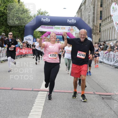 06.09.2026 - CURREX Alsterlauf Yannick Fuchs http://msf.ph/oto/10213890 06.09.2026 10:10:07 Ziel 2057, 2607, 2634, 3213, 3277, 3283, 4242, 4244, 4248, 4252, 4507, 6338, 6354, 8072, 8115, 8149 meine-sportfotos.de