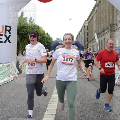 06.09.2026 - CURREX Alsterlauf Yannick Fuchs http://msf.ph/oto/10214031 06.09.2026 10:10:10 Ziel 2057, 2607, 2634, 2747, 3277, 3283, 4195, 4246, 4248, 4252, 4507, 4710, 5008, 6338, 6354, 8072, 8115, 8149, 8241 meine-sportfotos.de