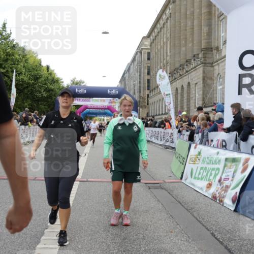 06.09.2026 - CURREX Alsterlauf Yannick Fuchs http://msf.ph/oto/10214185 06.09.2026 10:10:15 Ziel 2057, 2607, 2634, 2747, 3277, 3283, 4166, 4195, 4246, 4710, 4775, 4984, 5008, 5558, 6338, 6354, 8034, 8072, 8115, 8149, 8241 meine-sportfotos.de