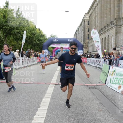 06.09.2026 - CURREX Alsterlauf Yannick Fuchs http://msf.ph/oto/10214687 06.09.2026 10:10:27 Ziel 4144, 4239, 4402, 4694, 4775, 4816, 4855, 5558, 6165, 6349, 8034 meine-sportfotos.de