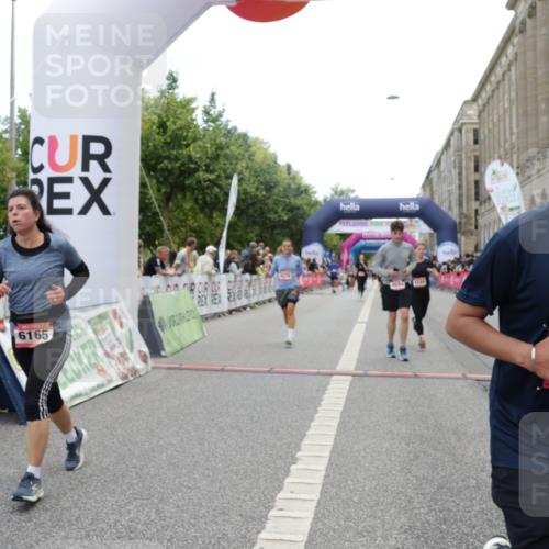 06.09.2026 - CURREX Alsterlauf Yannick Fuchs http://msf.ph/oto/10214733 06.09.2026 10:10:28 Ziel 3077, 4144, 4239, 4402, 4694, 4816, 4855, 6165, 6349 meine-sportfotos.de