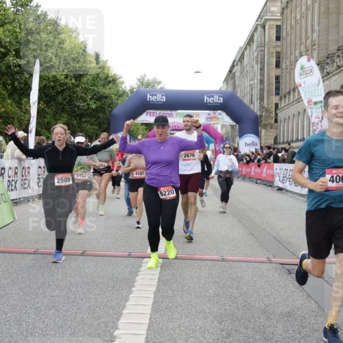 06.09.2026 - CURREX Alsterlauf Yannick Fuchs http://msf.ph/oto/10215150 06.09.2026 10:10:39 Ziel 2509, 2589, 2670, 2674, 3077, 3127, 3278, 3426, 3649, 3930, 4066, 4077, 4167, 4238, 4959, 5356, 6220, 6351 meine-sportfotos.de
