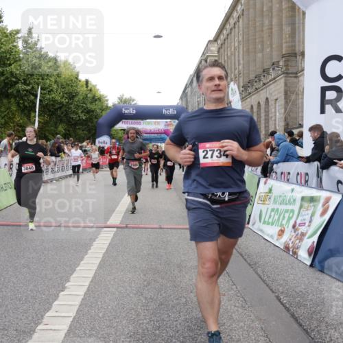 06.09.2026 - CURREX Alsterlauf Yannick Fuchs http://msf.ph/oto/10215519 06.09.2026 10:10:50 Ziel 2058, 2226, 2365, 2427, 2589, 2616, 2734, 3345, 3348, 3840, 4077, 4211, 4238, 4697, 5141, 5142, 6088, 6434 meine-sportfotos.de