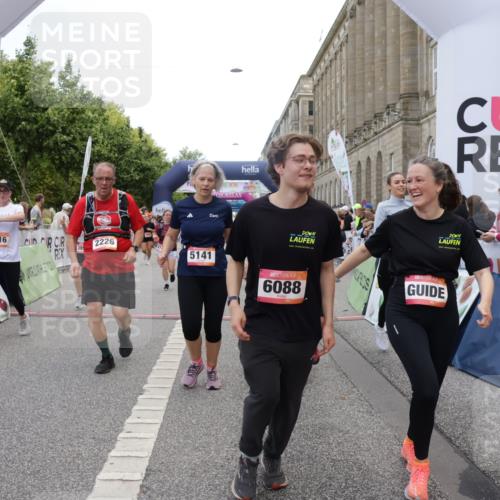 06.09.2026 - CURREX Alsterlauf Yannick Fuchs http://msf.ph/oto/10215707 06.09.2026 10:10:55 Ziel 2226, 2312, 2365, 2417, 2427, 2552, 2566, 2616, 2732, 2734, 2982, 3348, 3685, 3687, 3840, 3995, 5141, 5142, 5898, 6088, 6434 meine-sportfotos.de