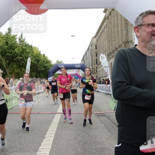 06.09.2026 - CURREX Alsterlauf Yannick Fuchs http://msf.ph/oto/10215772 06.09.2026 10:10:58 Ziel 2226, 2312, 2365, 2417, 2427, 2552, 2566, 2616, 2732, 2982, 3685, 3687, 3840, 3988, 3995, 5141, 5142, 5555, 5898, 6088, 6434, 8292 meine-sportfotos.de
