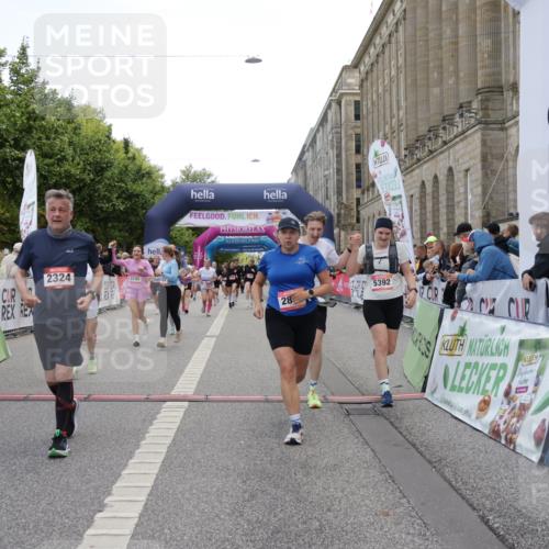 06.09.2026 - CURREX Alsterlauf Yannick Fuchs http://msf.ph/oto/10217216 06.09.2026 10:11:13 Ziel 2324, 2889, 2890, 2979, 4409, 5268, 5327, 5351, 5392, 5393, 5496, 5498, 5499, 5500, 5532, 5818, 6100 meine-sportfotos.de