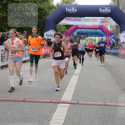 06.09.2026 - CURREX Alsterlauf Yannick Fuchs http://msf.ph/oto/10219387 06.09.2026 10:11:24 Ziel 2014, 2352, 2979, 2980, 3652, 4251, 4442, 4517, 4612, 4782, 4783, 5647, 6103, 6393, 6465 meine-sportfotos.de