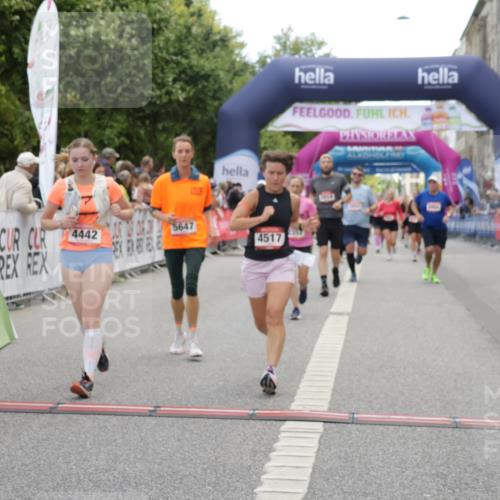 06.09.2026 - CURREX Alsterlauf Yannick Fuchs http://msf.ph/oto/10219489 06.09.2026 10:11:24 Ziel 2014, 2352, 2979, 2980, 3652, 4251, 4442, 4517, 4612, 4782, 4783, 5647, 6103, 6393, 6465 meine-sportfotos.de