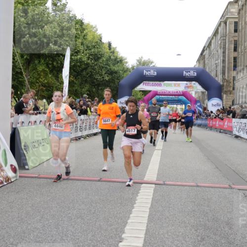 06.09.2026 - CURREX Alsterlauf Yannick Fuchs http://msf.ph/oto/10219639 06.09.2026 10:11:24 Ziel 2014, 2352, 2979, 2980, 3652, 4251, 4442, 4517, 4612, 4782, 4783, 5647, 6103, 6393, 6465 meine-sportfotos.de