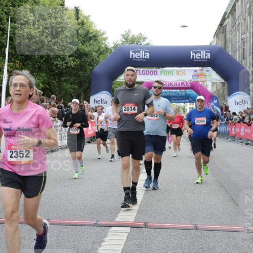 06.09.2026 - CURREX Alsterlauf Yannick Fuchs http://msf.ph/oto/10220079 06.09.2026 10:11:27 Ziel 2014, 2352, 2446, 3360, 3652, 4251, 4442, 4517, 4612, 5226, 5647, 6393, 6465, 8004, 8007, 8145, 8146 meine-sportfotos.de