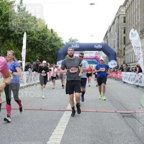 06.09.2026 - CURREX Alsterlauf Yannick Fuchs http://msf.ph/oto/10220321 06.09.2026 10:11:28 Ziel 2014, 2352, 2446, 3360, 3652, 4251, 4442, 4517, 4612, 5226, 5647, 5922, 5923, 6393, 6465, 6491, 8004, 8007, 8145, 8146 meine-sportfotos.de