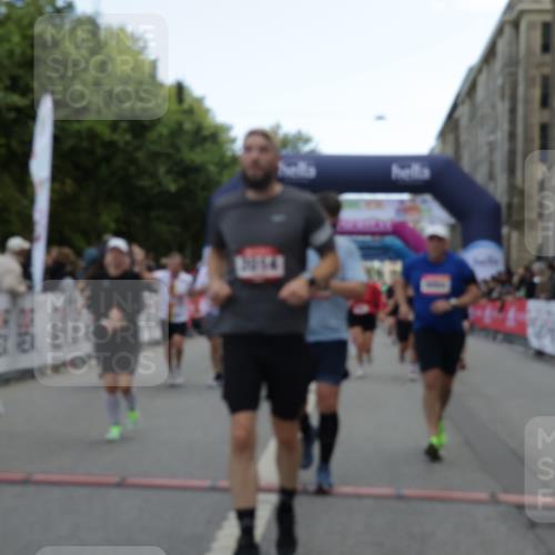06.09.2026 - CURREX Alsterlauf Yannick Fuchs http://msf.ph/oto/10220426 06.09.2026 10:11:29 Ziel 2014, 2352, 2446, 3360, 3652, 4251, 4442, 4517, 5226, 5647, 5922, 5923, 6491, 8004, 8007, 8145, 8146 meine-sportfotos.de
