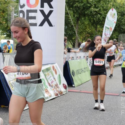 06.09.2026 - CURREX Alsterlauf Yannick Fuchs http://msf.ph/oto/10222251 06.09.2026 10:11:41 Ziel 2125, 2356, 3060, 3284, 3285, 3373, 3704, 3922, 4188, 4189, 4611, 5279, 5451, 5458, 6019, 6166, 6362, 6446 meine-sportfotos.de
