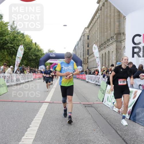 06.09.2026 - CURREX Alsterlauf Yannick Fuchs http://msf.ph/oto/10223026 06.09.2026 10:11:53 Ziel 2110, 2192, 2701, 3662, 3663, 4276, 4653, 5197, 5292, 6467, 8165, 8166 meine-sportfotos.de