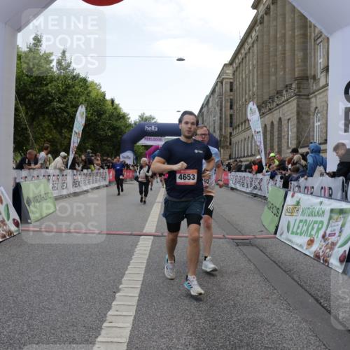 06.09.2026 - CURREX Alsterlauf Yannick Fuchs http://msf.ph/oto/10223036 06.09.2026 10:11:55 Ziel 2110, 2192, 2701, 3198, 3662, 3663, 3776, 3777, 4276, 4653, 4787, 4790, 5197, 5292, 6467, 8165, 8166 meine-sportfotos.de