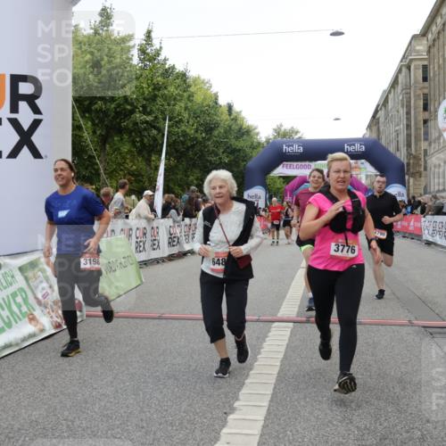 06.09.2026 - CURREX Alsterlauf Yannick Fuchs http://msf.ph/oto/10223054 06.09.2026 10:11:59 Ziel 3198, 3761, 3776, 3777, 4223, 4653, 4787, 4790, 5197, 5292, 6467 meine-sportfotos.de