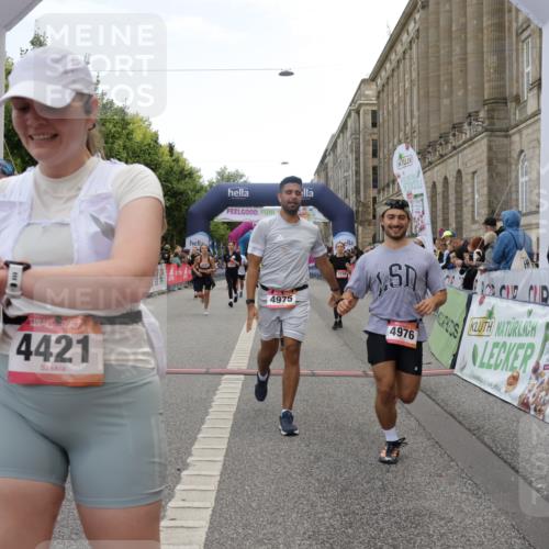 06.09.2026 - CURREX Alsterlauf Yannick Fuchs http://msf.ph/oto/10225038 06.09.2026 10:12:36 Ziel 2132, 2205, 2750, 3162, 3173, 3244, 3245, 3616, 3710, 4302, 4421, 4810, 4975, 4976, 5185, 5285, 6094, 6237, 8227 meine-sportfotos.de
