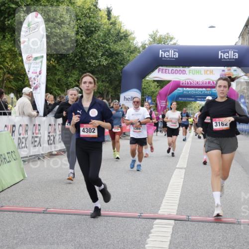 06.09.2026 - CURREX Alsterlauf Yannick Fuchs http://msf.ph/oto/10225052 06.09.2026 10:12:39 Ziel 2132, 2205, 2219, 2750, 3139, 3162, 3244, 3245, 3616, 3710, 4302, 4421, 4482, 4975, 4976, 5369, 5809, 6094, 6237, 8227 meine-sportfotos.de