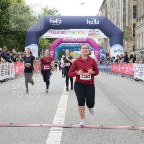 06.09.2026 - CURREX Alsterlauf Yannick Fuchs http://msf.ph/oto/10225375 06.09.2026 10:14:09 Ziel 2800, 2866, 2867, 3494, 3992, 3993, 4109, 4253, 4398, 4595, 4596, 4981, 5506, 5715, 6289 meine-sportfotos.de
