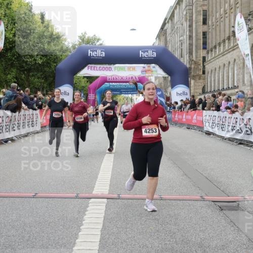 06.09.2026 - CURREX Alsterlauf Yannick Fuchs http://msf.ph/oto/10225377 06.09.2026 10:14:10 Ziel 2800, 2866, 2867, 3494, 3992, 3993, 4109, 4253, 4981, 5506 meine-sportfotos.de