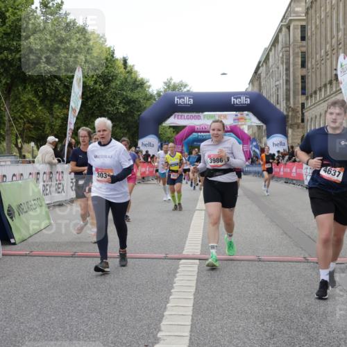 06.09.2026 - CURREX Alsterlauf Yannick Fuchs http://msf.ph/oto/10225414 06.09.2026 10:14:19 Ziel 2800, 3039, 3418, 3513, 3864, 3986, 4109, 4452, 4637, 5183, 5363, 5395, 5475, 5506, 6052 meine-sportfotos.de