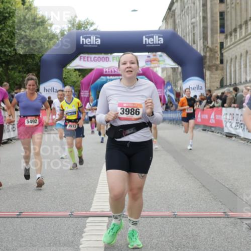 06.09.2026 - CURREX Alsterlauf Yannick Fuchs http://msf.ph/oto/10225415 06.09.2026 10:14:20 Ziel 2800, 3039, 3418, 3513, 3864, 3986, 4196, 4205, 4452, 4637, 5183, 5363, 5395, 5475, 6052 meine-sportfotos.de