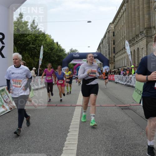 06.09.2026 - CURREX Alsterlauf Yannick Fuchs http://msf.ph/oto/10225418 06.09.2026 10:14:20 Ziel 2800, 3039, 3418, 3513, 3864, 3986, 4196, 4205, 4452, 4637, 5183, 5363, 5395, 5475, 6052 meine-sportfotos.de
