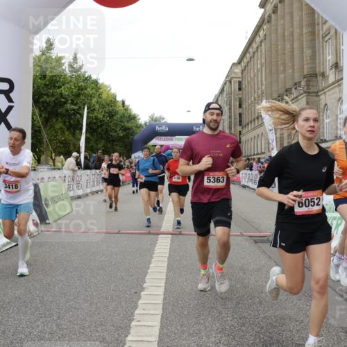 06.09.2026 - CURREX Alsterlauf Yannick Fuchs http://msf.ph/oto/10225432 06.09.2026 10:14:24 Ziel 3039, 3418, 3513, 3864, 3986, 4036, 4196, 4205, 4637, 4885, 5002, 5183, 5255, 5363, 5395, 5449, 5475, 6052 meine-sportfotos.de