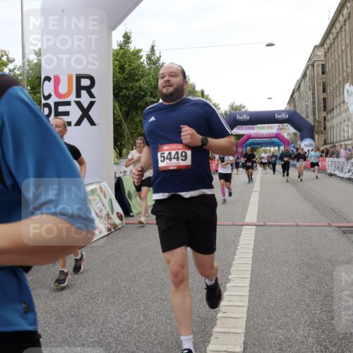 06.09.2026 - CURREX Alsterlauf Yannick Fuchs http://msf.ph/oto/10225443 06.09.2026 10:14:27 Ziel 2138, 2384, 3418, 3513, 3829, 4036, 4196, 4205, 4885, 5002, 5183, 5255, 5363, 5395, 5449, 5475, 6052, 6444 meine-sportfotos.de