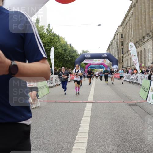 06.09.2026 - CURREX Alsterlauf Yannick Fuchs http://msf.ph/oto/10225445 06.09.2026 10:14:27 Ziel 2138, 2384, 3418, 3513, 3829, 4036, 4196, 4205, 4885, 5002, 5183, 5255, 5363, 5395, 5449, 5475, 6052, 6444 meine-sportfotos.de
