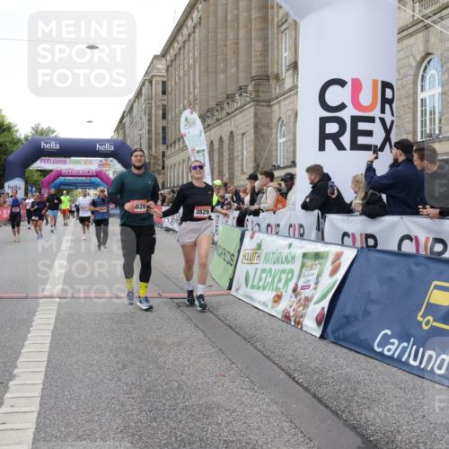 06.09.2026 - CURREX Alsterlauf Yannick Fuchs http://msf.ph/oto/10225464 06.09.2026 10:14:32 Ziel 2138, 2384, 2421, 2644, 3829, 4036, 4196, 4205, 4683, 4885, 5002, 5255, 5310, 5449, 6444 meine-sportfotos.de