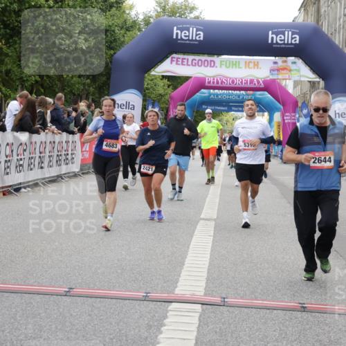06.09.2026 - CURREX Alsterlauf Yannick Fuchs http://msf.ph/oto/10225473 06.09.2026 10:14:34 Ziel 2138, 2384, 2421, 2644, 3624, 3829, 3907, 4036, 4683, 4885, 5002, 5310, 6444 meine-sportfotos.de